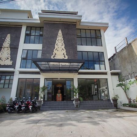 Ivanka Airport Inn Kuta Lombok Eksteriør billede