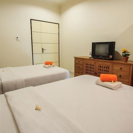 Ivanka Airport Inn Kuta Lombok Eksteriør billede