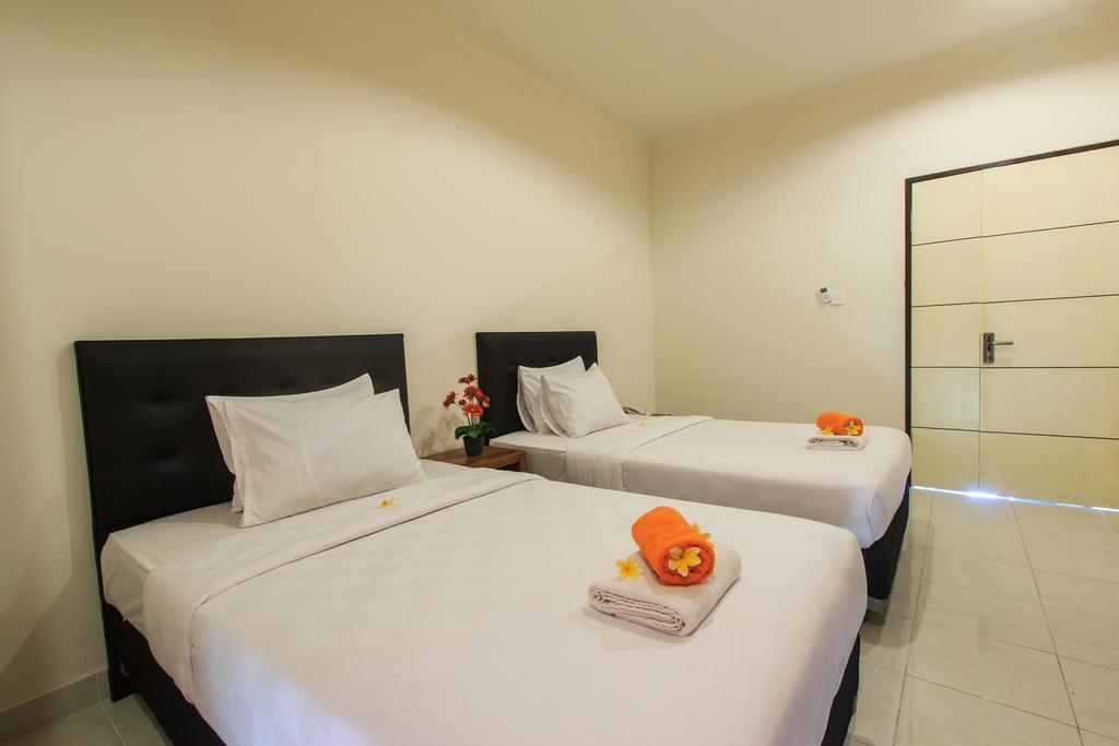 Ivanka Airport Inn Kuta Lombok Eksteriør billede