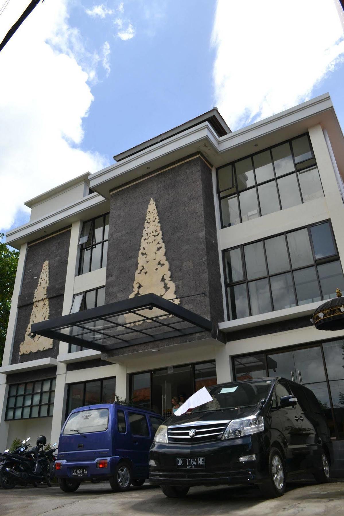 Ivanka Airport Inn Kuta Lombok Eksteriør billede