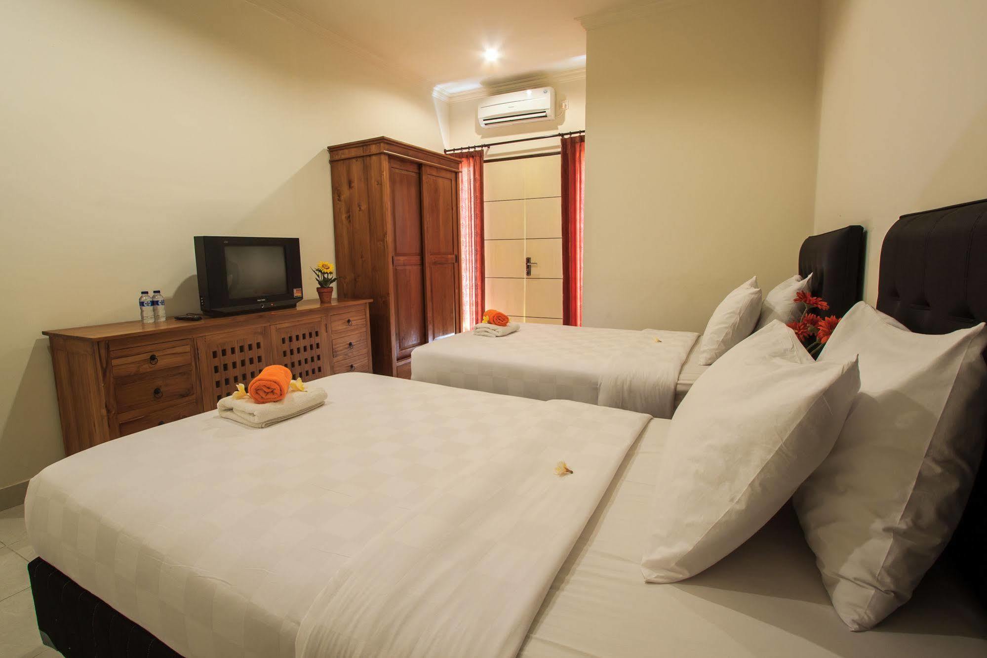 Ivanka Airport Inn Kuta Lombok Eksteriør billede