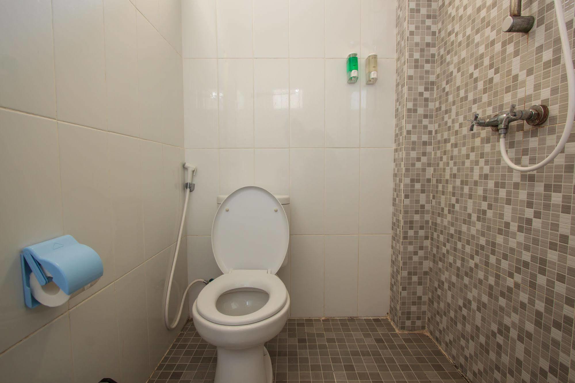 Ivanka Airport Inn Kuta Lombok Eksteriør billede