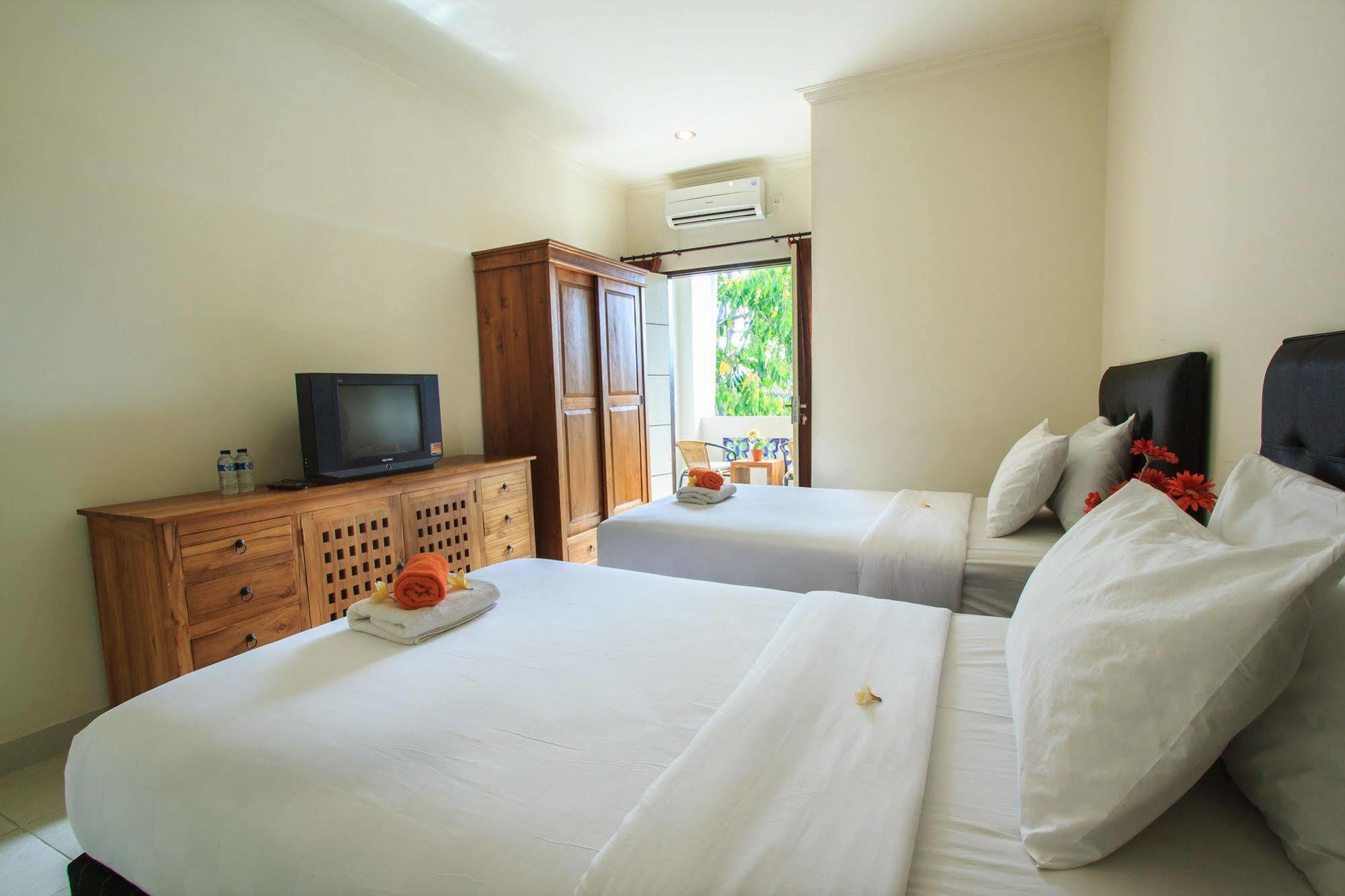 Ivanka Airport Inn Kuta Lombok Eksteriør billede