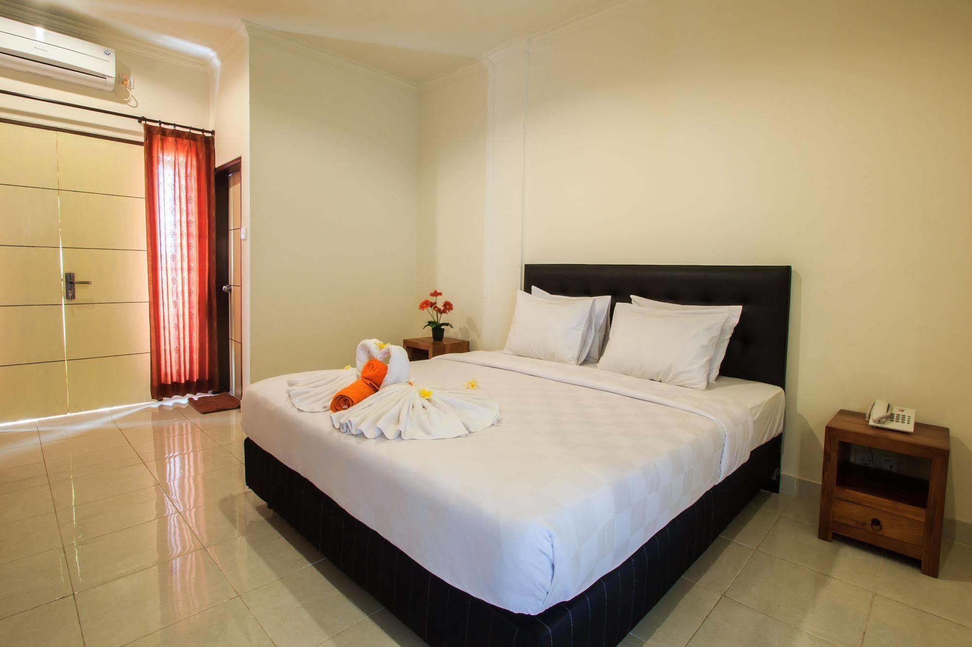 Ivanka Airport Inn Kuta Lombok Eksteriør billede